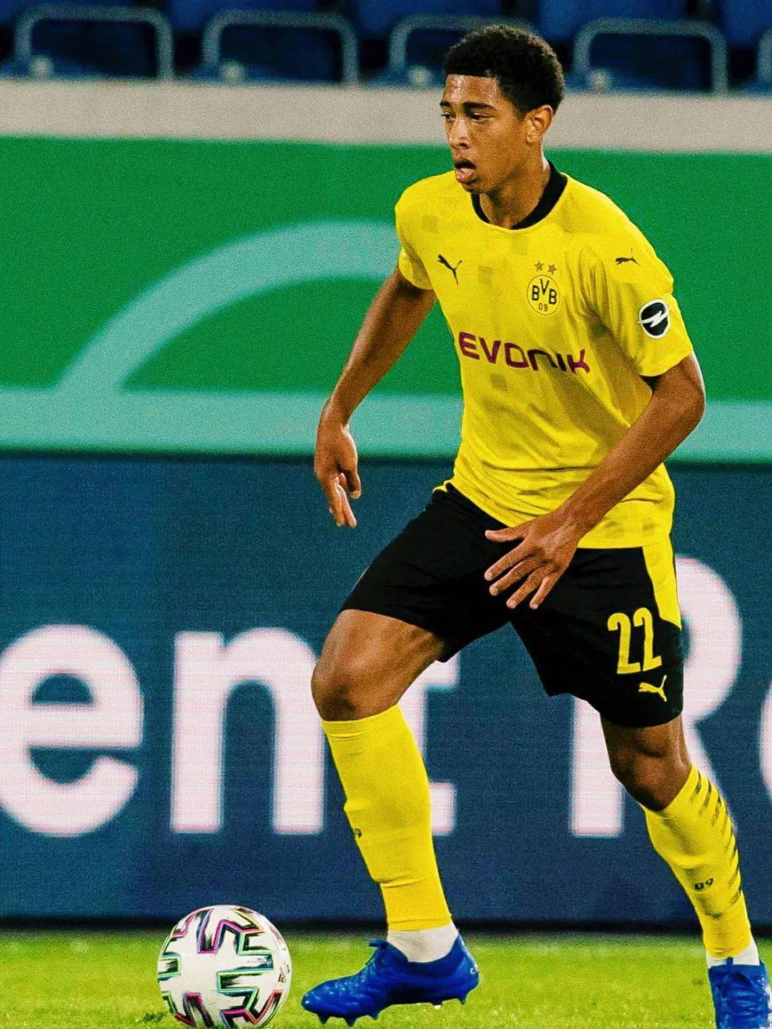  里程碑夜休斯敦火箭手感冰凉；德国杯今晨刷纪录；值得警惕；更衣室氛围转暖