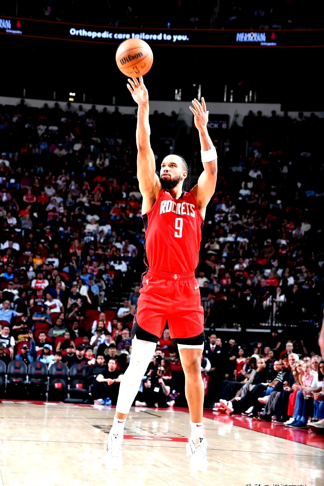  里程碑夜休斯敦火箭手感冰凉；德国杯今晨刷纪录；值得警惕；更衣室氛围转暖