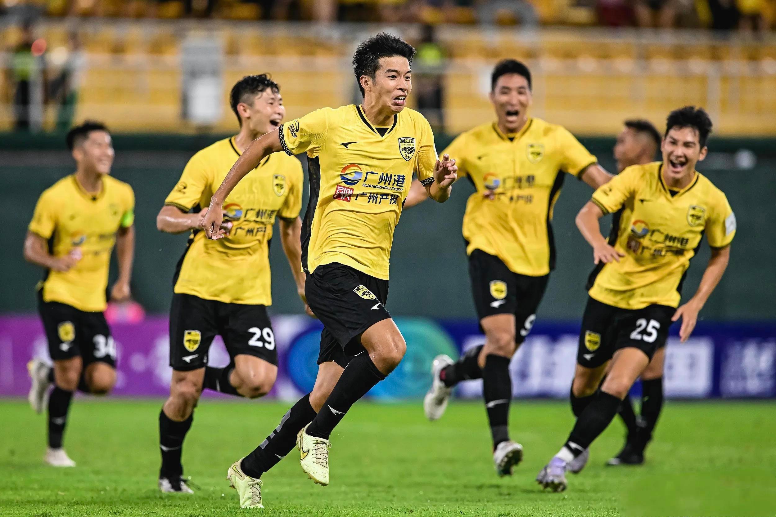 包含德甲清晨再迎强敌；马赛迎来里程碑；主帅态度：话题不断；训练强度明显提升的词条